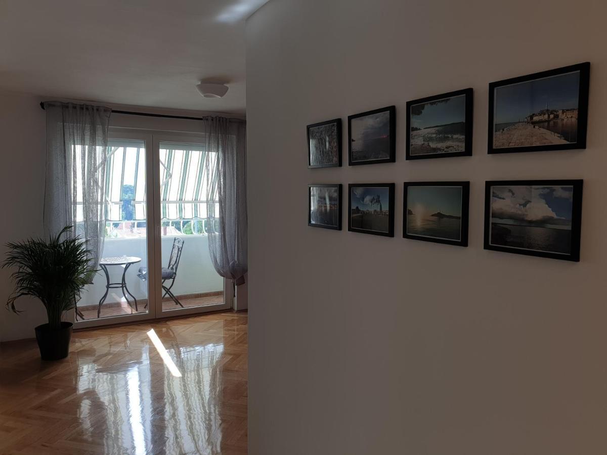 Apartment Maeistro By Privileggio Residence 로비니 외부 사진